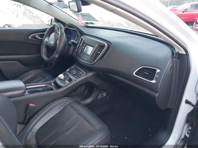 Продаж на аукціоні авто 2015 Chrysler 200 Limited, vin: 1C3CCCAB4FN576602, номер лоту: 44140993