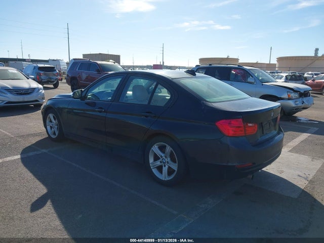 WBA3B1C54FK135951 BMW 320i
