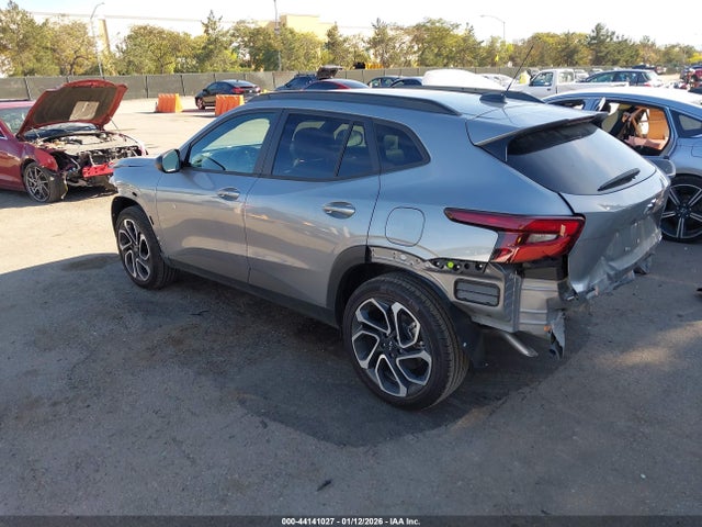 2025 CHEVROLET TRAX KL77LJEP8SC270514 Photo 2