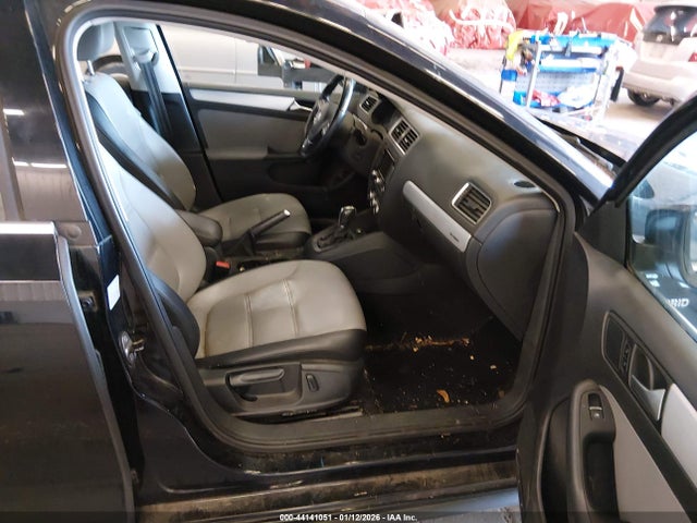 3VW637AJ1EM283365 Volkswagen Jetta Hybrid Sel Premium