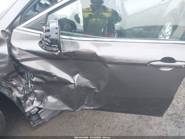 4T1C11AK5RU912575 Toyota CAMRY LE