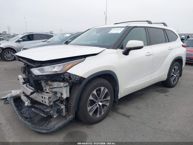 5TDHZRAHXLS510181 Toyota Highlander Xle