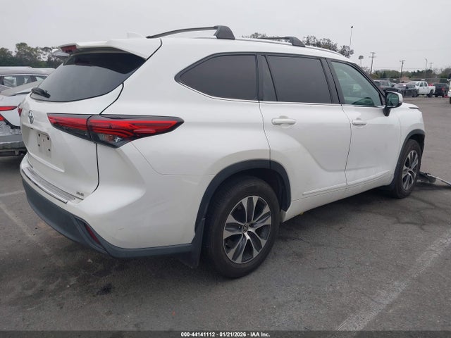 5TDHZRAHXLS510181 Toyota Highlander Xle