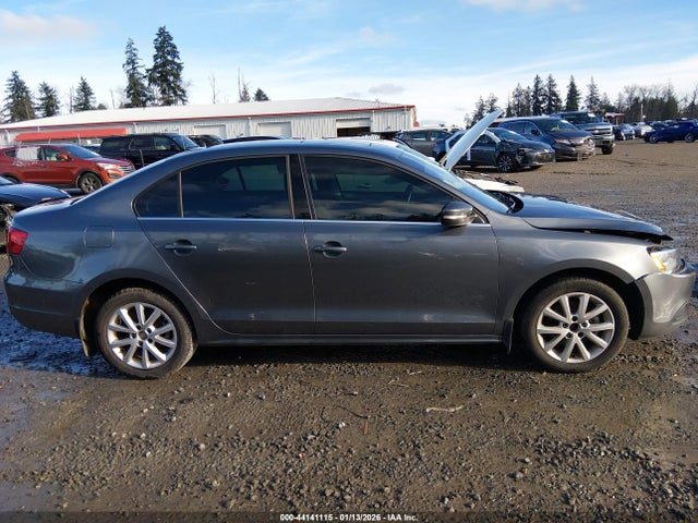 3VWD17AJ7EM437963 Volkswagen Jetta 1.8t Se