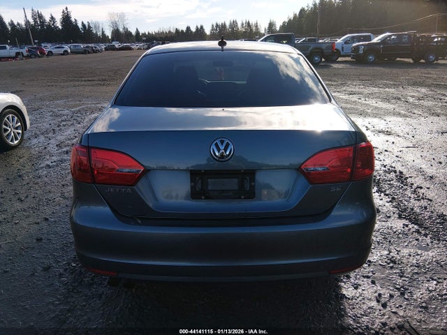 3VWD17AJ7EM437963 Volkswagen Jetta 1.8t Se