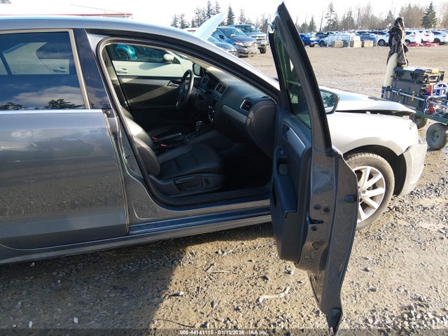 3VWD17AJ7EM437963 Volkswagen Jetta 1.8t Se