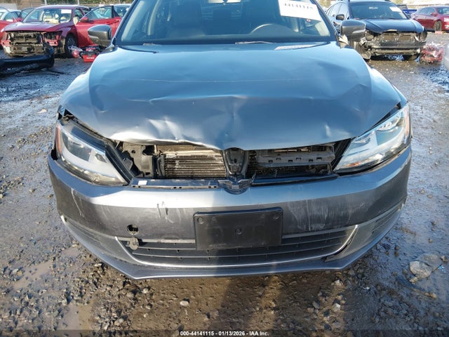 3VWD17AJ7EM437963 Volkswagen Jetta 1.8t Se