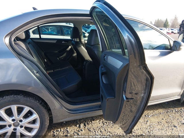 3VWD17AJ7EM437963 Volkswagen Jetta 1.8t Se