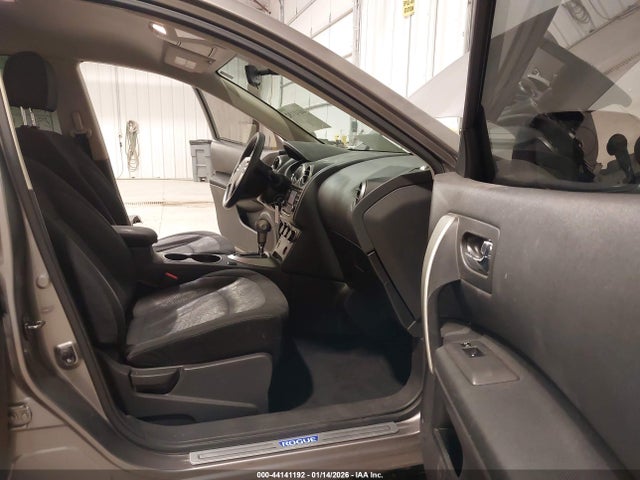 JN8AS5MV8FW765663 Nissan Rogue Select S