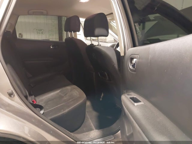 JN8AS5MV8FW765663 Nissan Rogue Select S