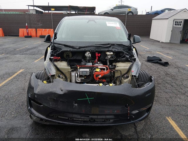 Tesla Model Y Rwd 2024 7SAYGDED2RF044228 Image 13