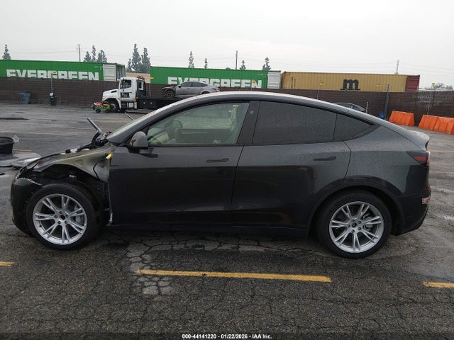 Tesla Model Y Rwd 2024 7SAYGDED2RF044228 Image 15