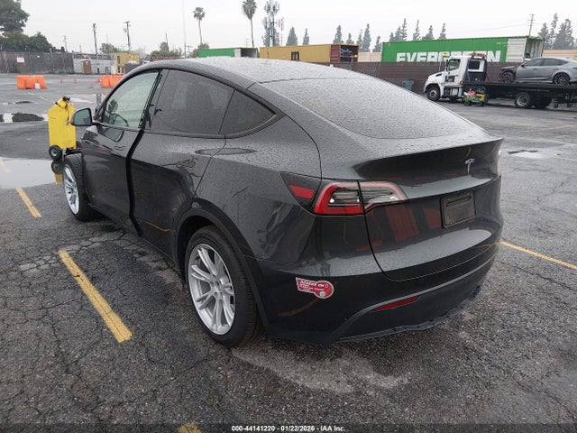 2024 TESLA MODEL Y 7SAYGDED2RF044228 Photo 2