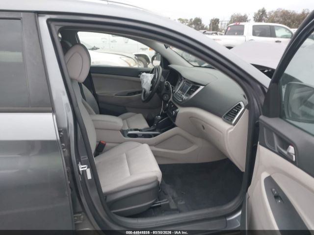 2017 HYUNDAI TUCSON KM8J33A44HU526260 Photo 4