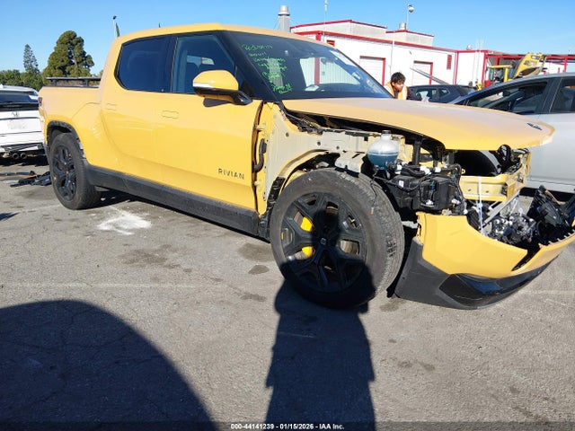 2023 RIVIAN R1T 7FCTGAAA2PN019677