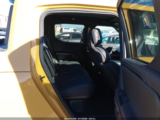 2023 RIVIAN R1T 7FCTGAAA2PN019677 Photo 7