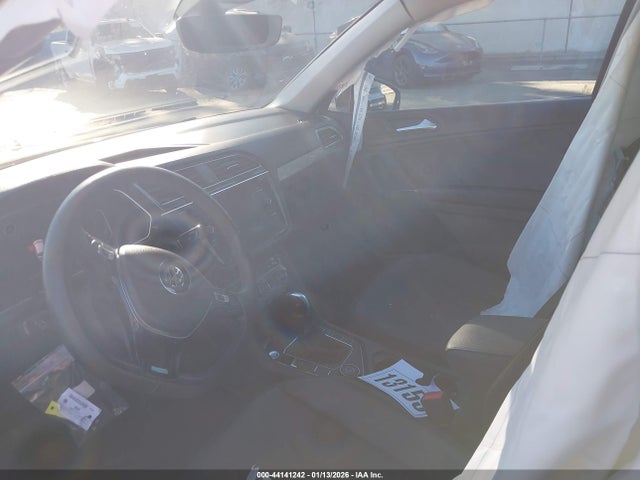 2020 VOLKSWAGEN TIGUAN 3VV2B7AX5LM040052 Photo 4