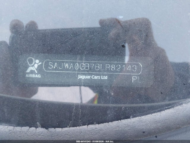 2011 JAGUAR XF SAJWA0GB7BLR82143 Photo 8