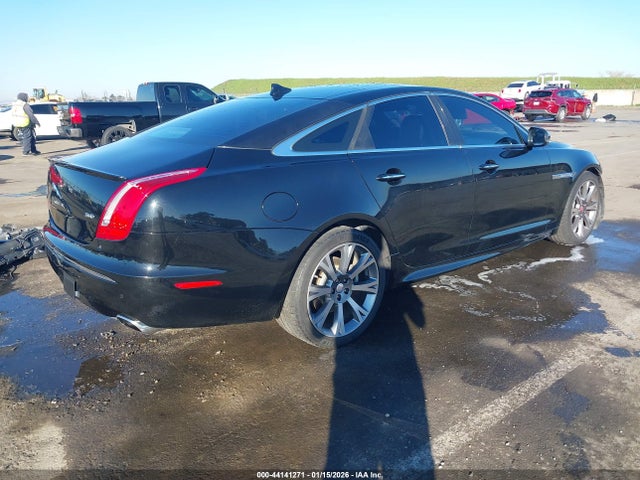 2015 JAGUAR XJ SAJWA1CZ7F8V90605 Photo 3
