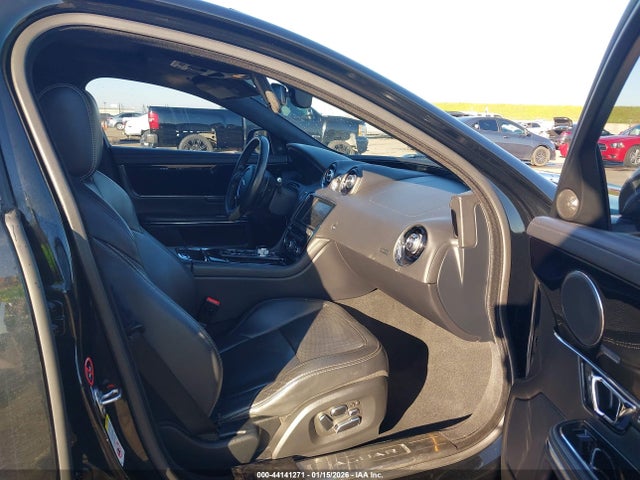 2015 JAGUAR XJ SAJWA1CZ7F8V90605 Photo 4