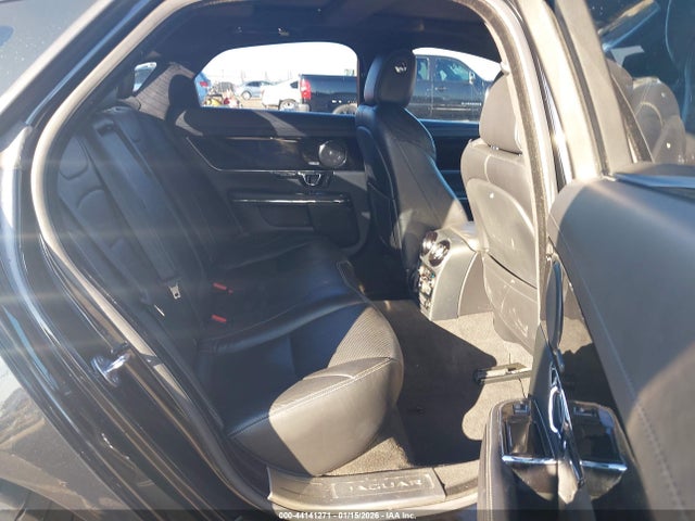 2015 JAGUAR XJ SAJWA1CZ7F8V90605 Photo 7