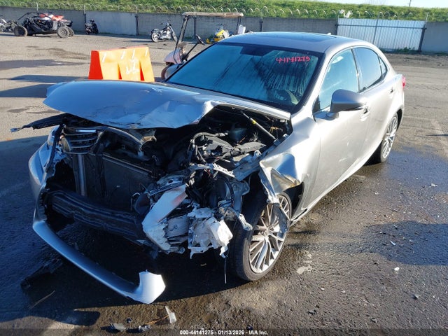 Lexus IS 250 2015 JTHCF1D23F5019309 Image 2