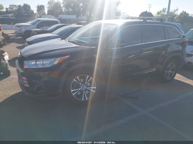 5TDZARFH9HS030743 Toyota Highlander Le