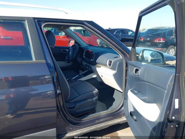 Продаж на аукціоні авто 2021 Hyundai Venue Denim, vin: KMHRC8A33MU114137, номер лоту: 44141331