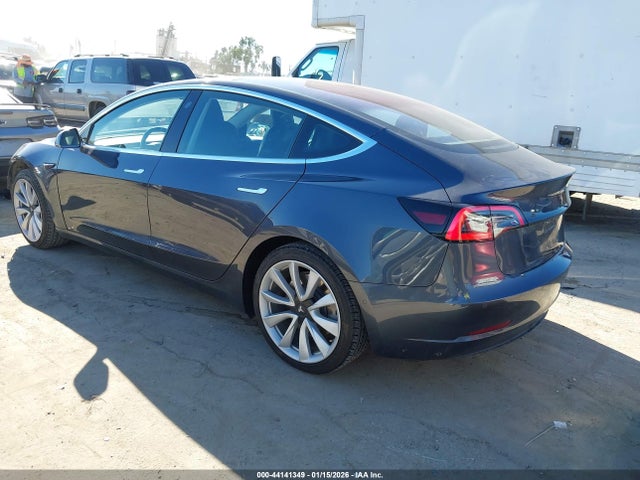 2018 TESLA MODEL 3 5YJ3E1EA3JF016315 Photo 2