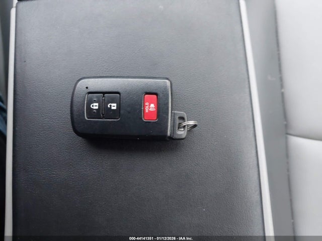 JTDZN3EU2HJ057912 Toyota Prius V Five