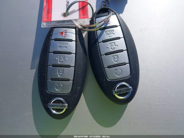 1N4AA6AP5JC377817 Nissan Maxima 3.5 Sv