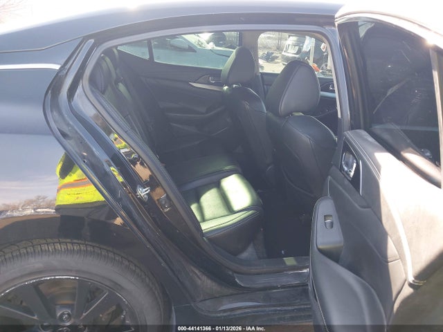 1N4AA6AP5JC377817 Nissan Maxima 3.5 Sv