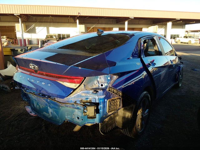 KMHLM4AG3PU371883 Hyundai ELANTRA SEL