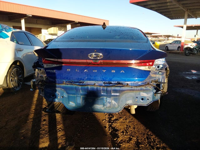 KMHLM4AG3PU371883 Hyundai ELANTRA SEL