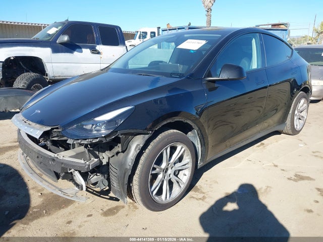 2023 TESLA MODEL Y 7SAYGDEE9PF907077 Photo 1