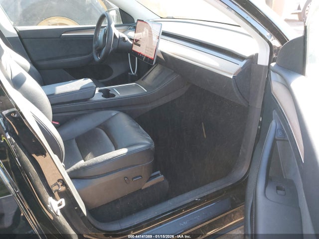 2023 TESLA MODEL Y 7SAYGDEE9PF907077 Photo 4