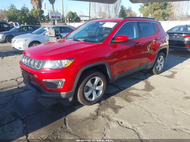 Jeep Compass Latitude 4x4 2018 3C4NJDBB3JT222318 Image 2
