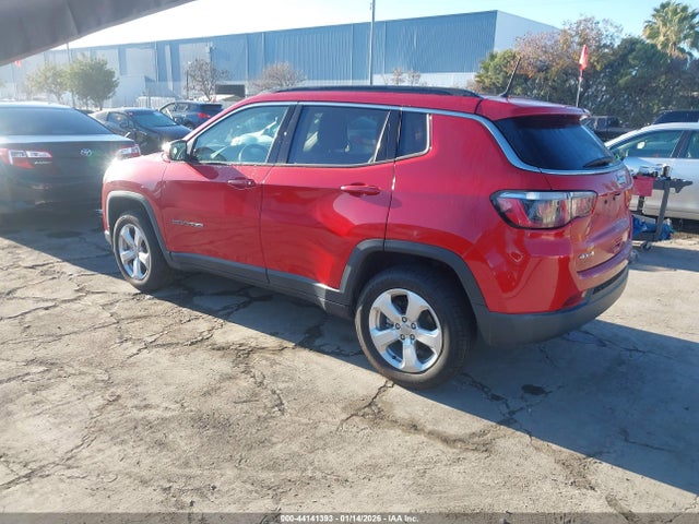 Jeep Compass Latitude 4x4 2018 3C4NJDBB3JT222318 Image 3