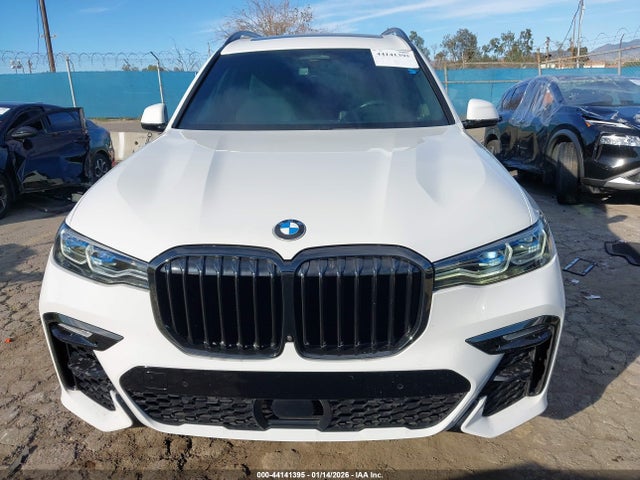 5UXCX6C04M9F16694 BMW X7 M50i