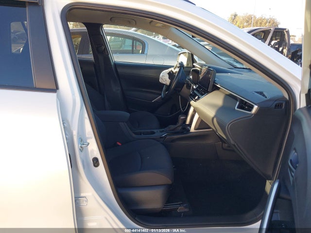 Toyota Corolla Cross Le 2023 7MUCAABG6PV051042 Image 5