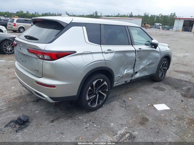 2023 MITSUBISHI OUTLANDER JA4J3UA80PZ025777 Photo 3