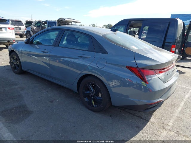 KMHLM4AG5PU384182 Hyundai ELANTRA SEL