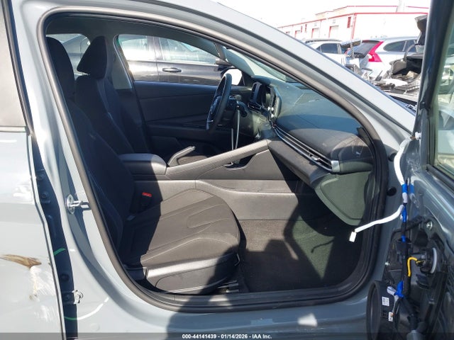 KMHLM4AG5PU384182 Hyundai ELANTRA SEL