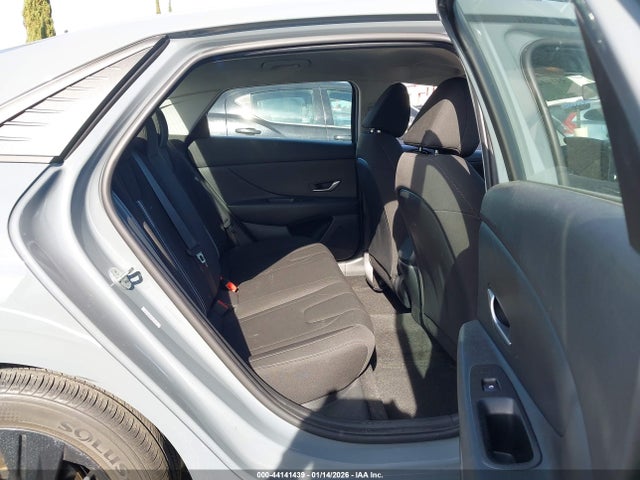 KMHLM4AG5PU384182 Hyundai ELANTRA SEL