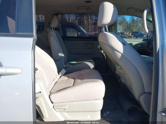 KNDMA5C10L6613625 KIA Sedona L