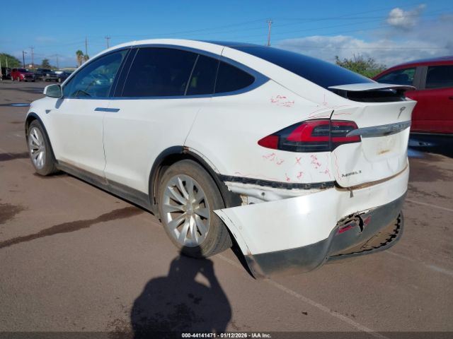 2016 TESLA MODEL X 5YJXCBE2XGF008775 Photo 2