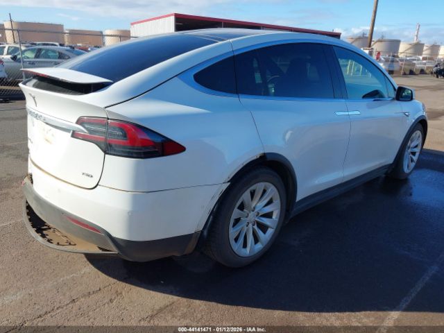 2016 TESLA MODEL X 5YJXCBE2XGF008775 Photo 3