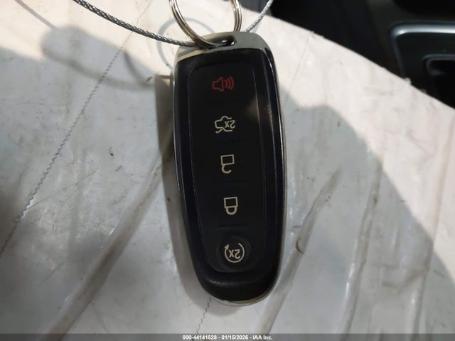 1FMCU9J95HUA01471 Ford Escape Titanium
