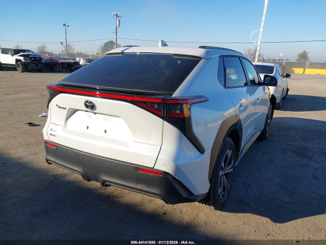 Toyota BZ4X XLE 2024 JTMAAAAAXRA038731 Image 4