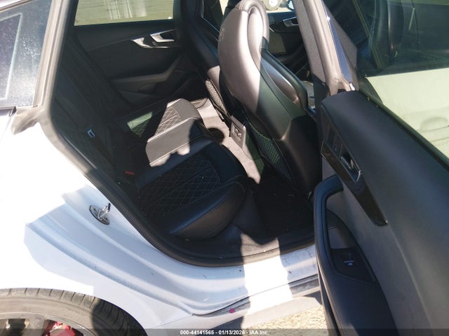 WAUB4CF5XKA016377 Audi S5 3.0t Premium